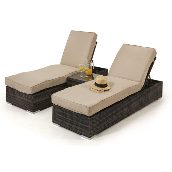 The Orlando Sunlounger Set is ideally perfect for enjoying lazy afternoons in the sun. With its generously filled cushions and matching drinks table,